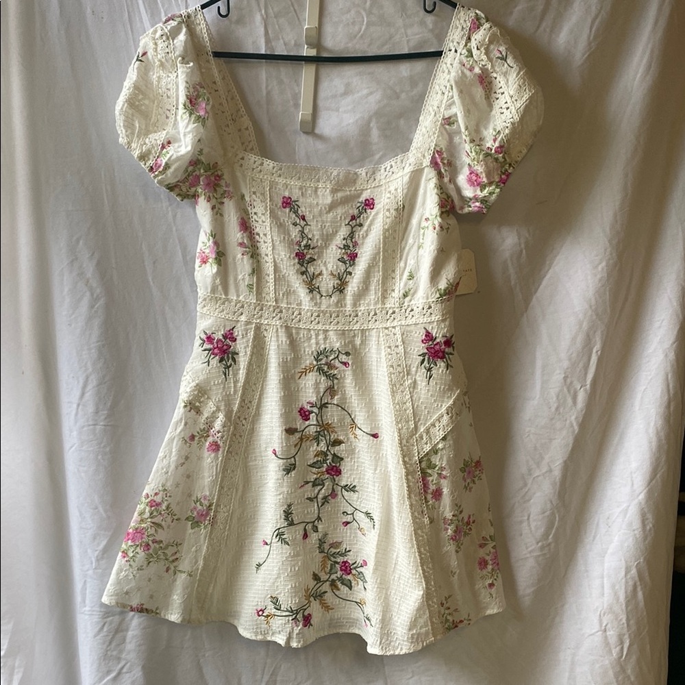 Floral Embroidered Cream Top